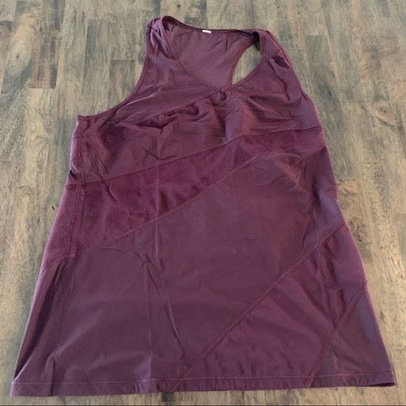 Lululemon V-neck Mesh Patterned Racer Back - Picture 1 of 4
